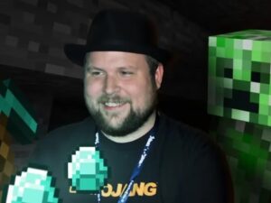 Позавчера свой день рождения отмечал Нотч — создатель Minecraft PE!
